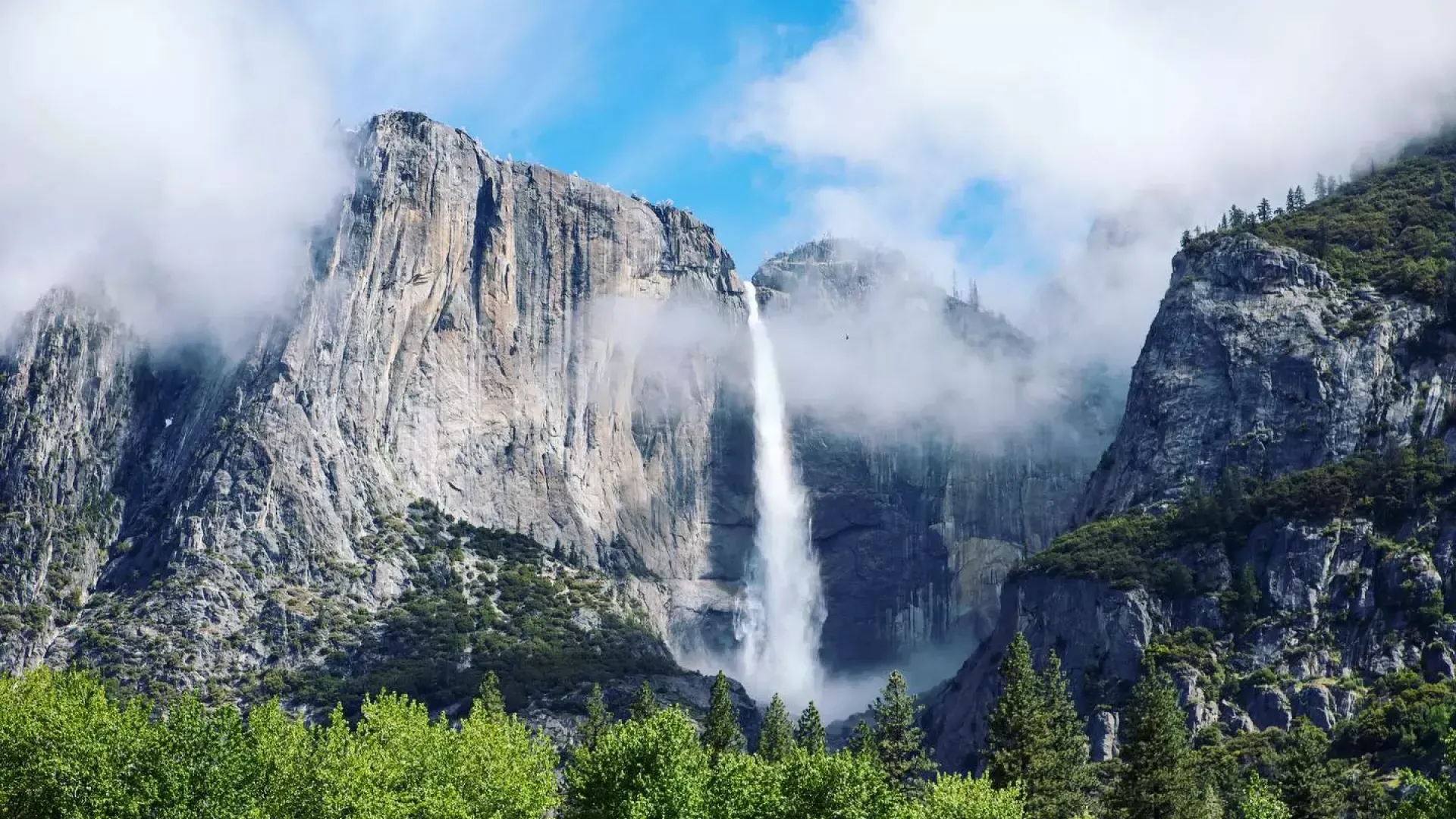 Cataratas de Yosemite en el Parque Nacional de Yosemite.